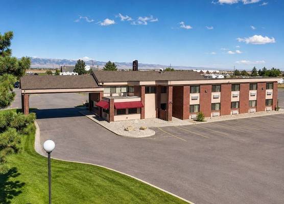Days Inn by Wyndham Lake Point 1