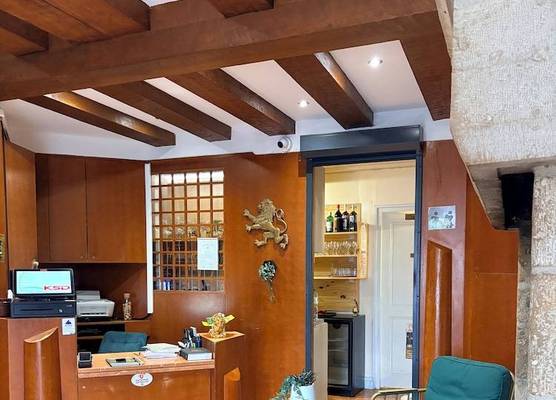 Logis Hôtels - Hôtel et Restaurant Le Lion d'Or 1
