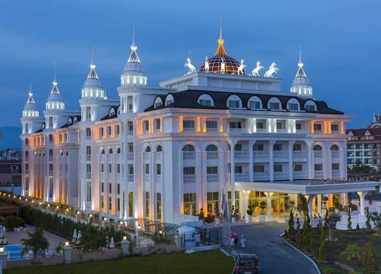 Side Royal Palace 1