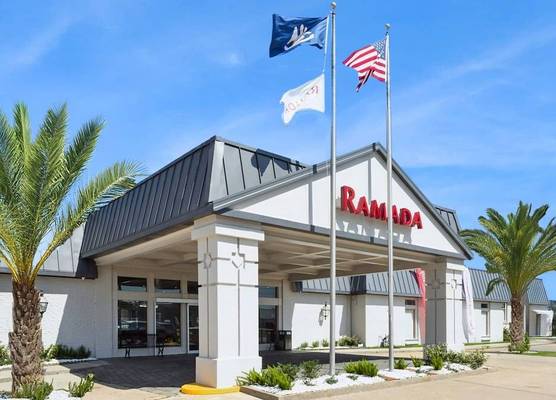 Ramada by Wyndham Houma 1