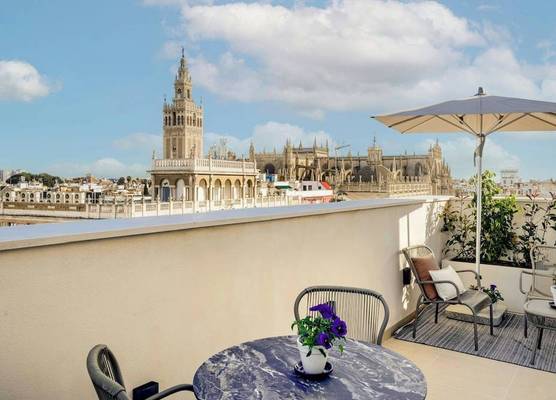 Querencia de Sevilla, Autograph Collection 1