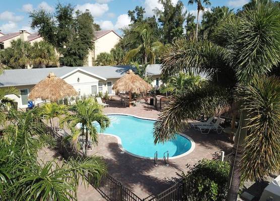 Twin Palms at Siesta 1