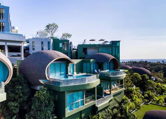 Crest Resort & Pool Villas 1
