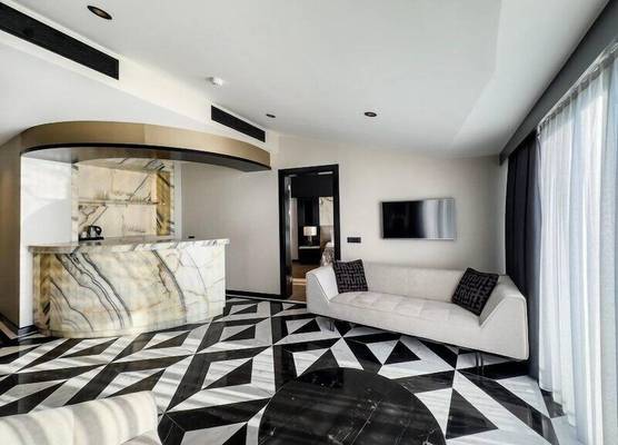 Charisma De Luxe Hotel 1
