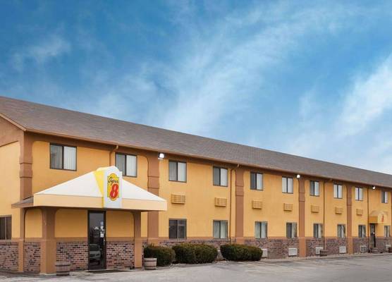 Super 8 by Wyndham Muscatine 1