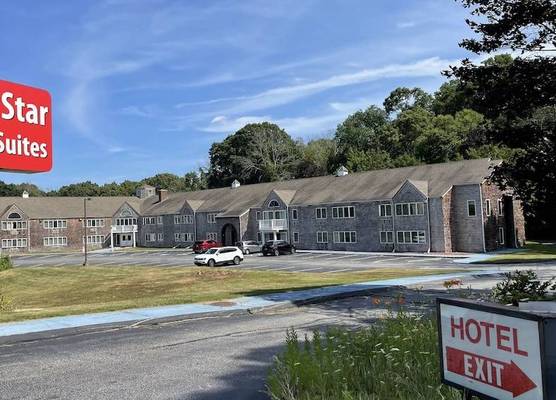 Gold Star Inn & Suites 1