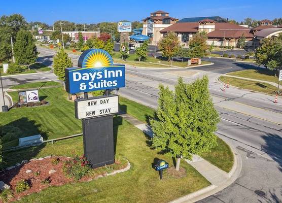 Days Inn & Suites by Wyndham Mt Pleasant 1