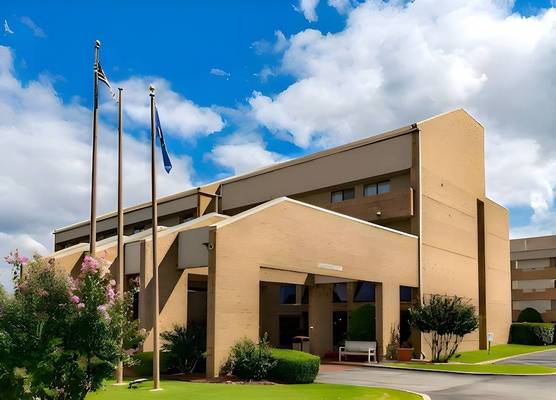 Tulsa Square Hotel Central, I-44 By OYO 1