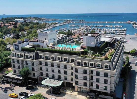 Wyndham Grand Istanbul Kalamış Marina Hotel 1
