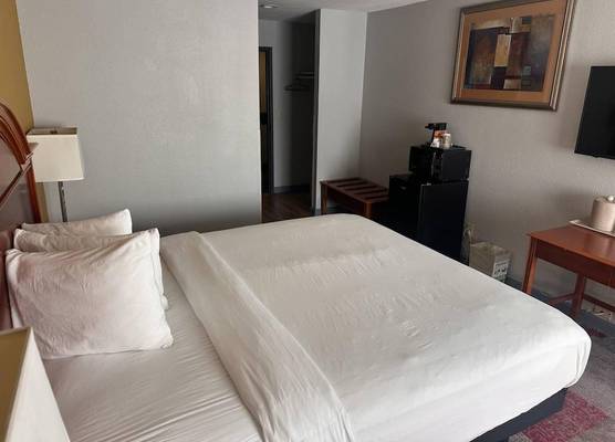Americas Best Value Inn Hayward 1