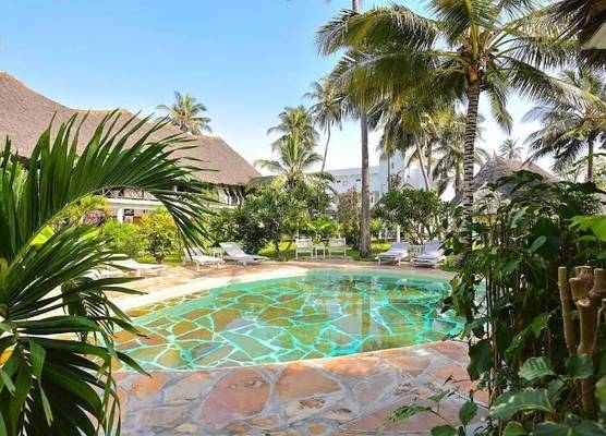 Ascot Residence 2 Min Walk to the Beach 1