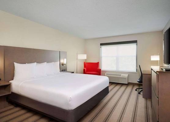 Country Inn & Suites by Radisson Albertville near Outlet Mall 1