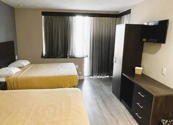 Royal Hotel Bronx 1