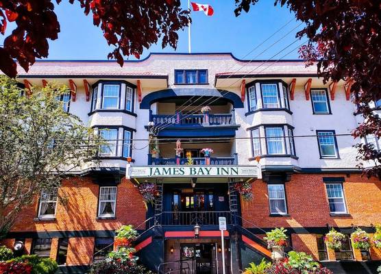 James Bay Inn Hotel, Suites & Cottage 1