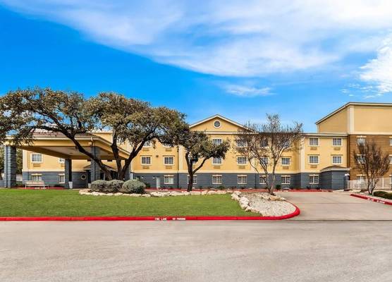 Quality Inn & Suites San Antonio Airport - Stone Oak 1