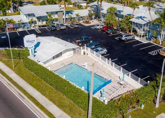 Regency Inn & Suites Sarasota 1