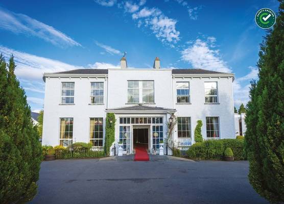 Castle Oaks House Hotel 1