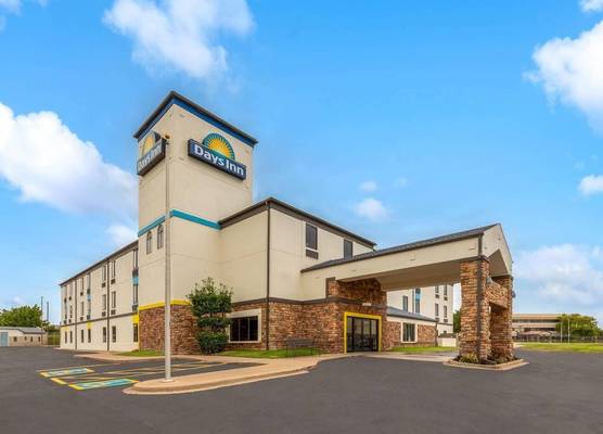 Days Inn by Wyndham Tulsa Central 1