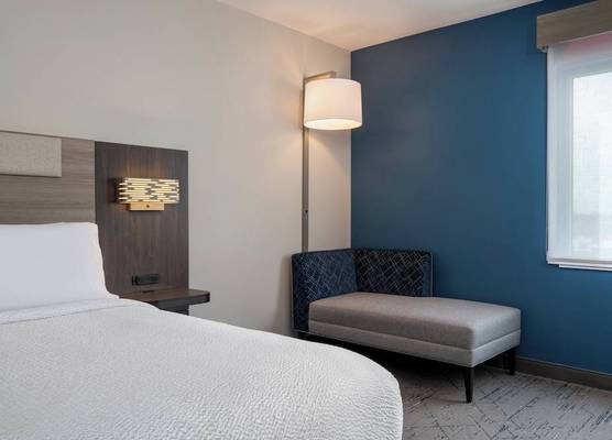 Holiday Inn Express & Suites Linden - Newark South by IHG 1