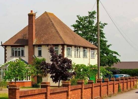 Elmcroft Guest House 1
