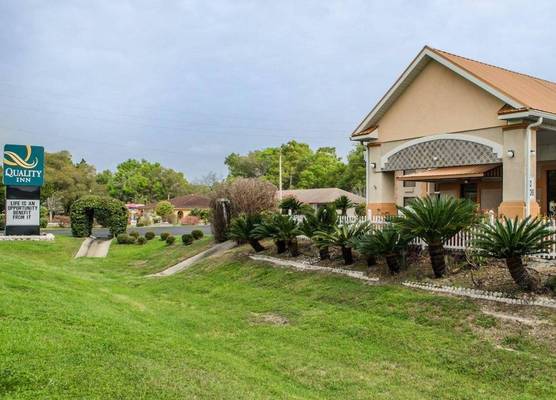Quality Inn near Manatee Springs State Park 1