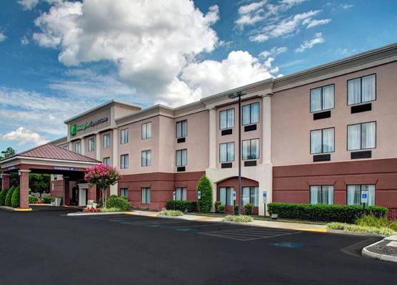 Holiday Inn Express & Suites RICHMOND NORTH ASHLAND by IHG 1