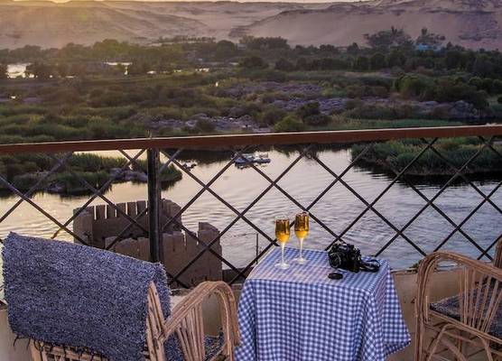 ASWAN NILE PALACE (swimming pool-rooftop-Nile view) 1