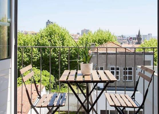 Liiiving in Porto | Central Secret Balcony 1