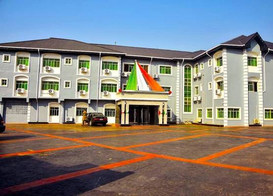 NEW POINT HOTEL AND SUITES 1