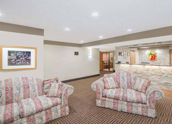 Super 8 by Wyndham Knoxville 1