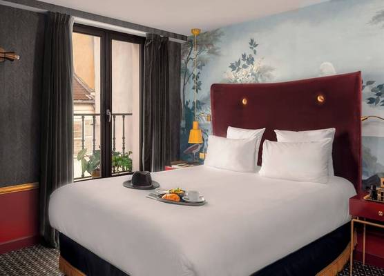 Snob Hotel 1