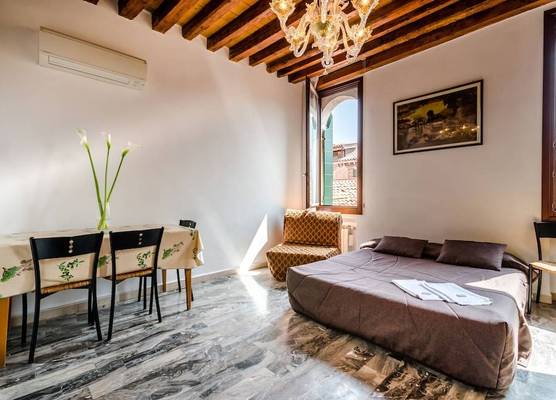 Venice Apartments 1