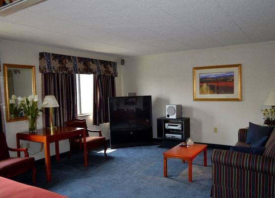 Super 8 By Wyndham Frederick 1