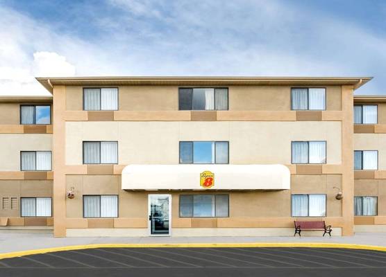 Super 8 by Wyndham Cedar City 1