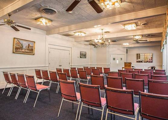 OYO Hotel Sumter SC Downtown 1