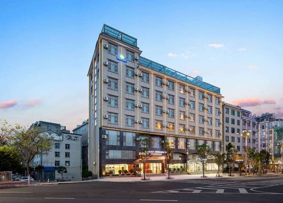 Days Inn By Wyndham Dali Erhai Park 1