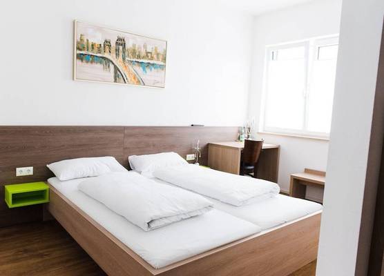 Hotel 37 1