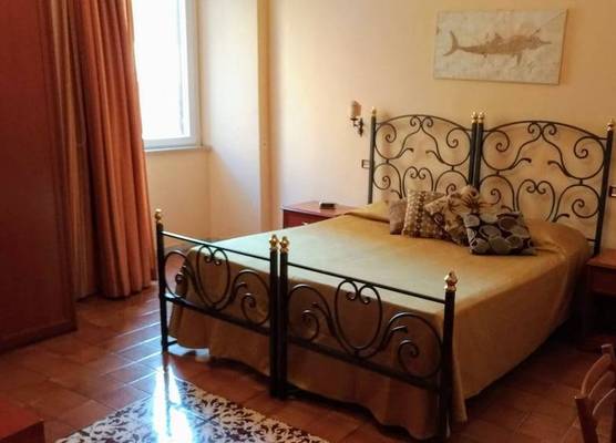 Nicolas Inn 1