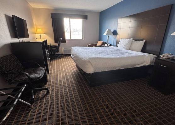 Baymont Inn & Suites Richmond 1