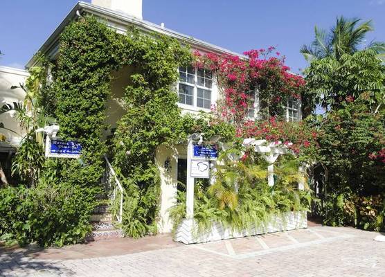 The Caribbean Court Boutique Hotel 1