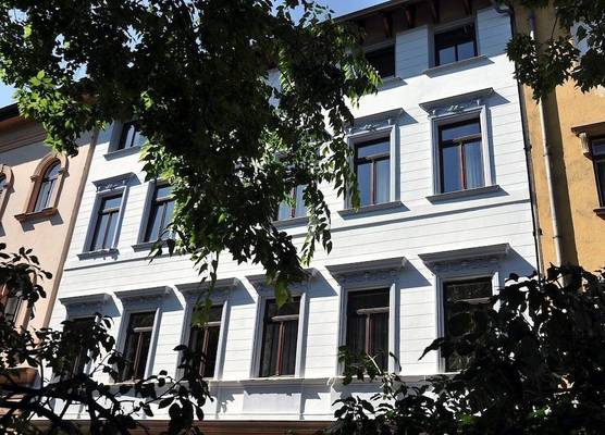 Váralja Home 1