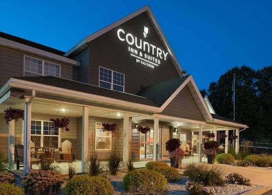 Country Inn & Suites by Radisson, Decorah, IA 1