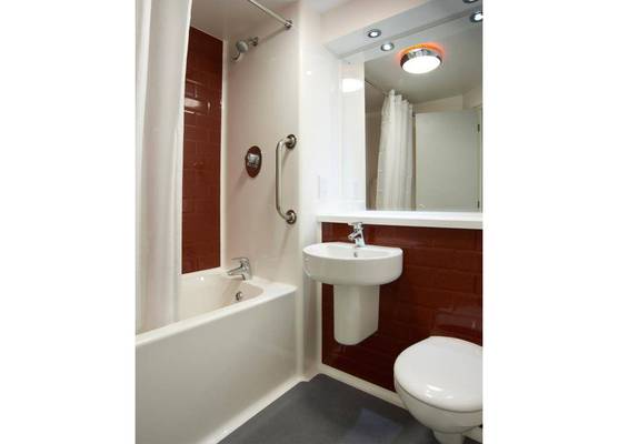 Travelodge Wadebridge 1