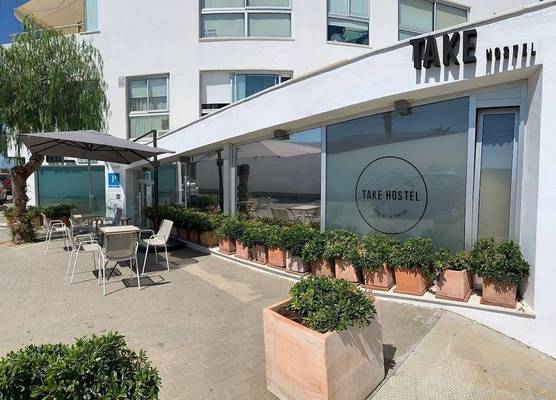 TAKE SURF Hostel Conil 1