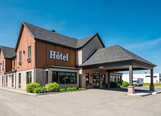 Econo Lodge Inn & Suites 1