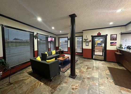 Super 8 by Wyndham Athens TX 1