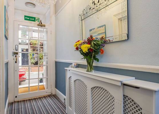 Brighton Surf Guest House 1