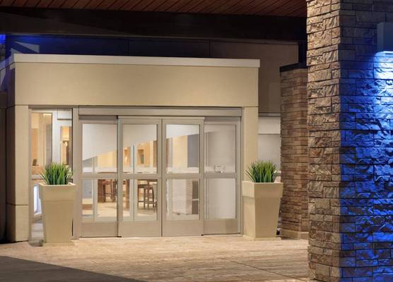 Holiday Inn Express & Suites CINCINNATI SOUTH - WILDER by IHG 1
