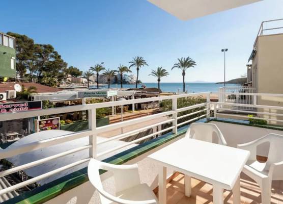 Neighbours Beach Apartments 1