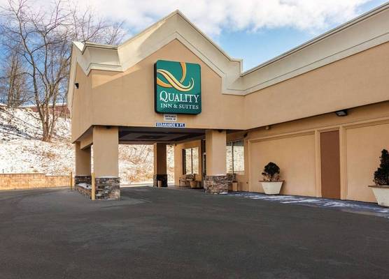 Quality Inn & Suites Indiana South 1